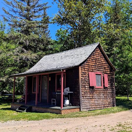 Riviere Petit Saguenay Villa Bagian luar foto